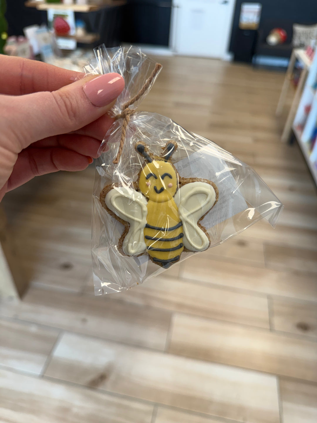 Bakery Table: Single Cookie - Bee
