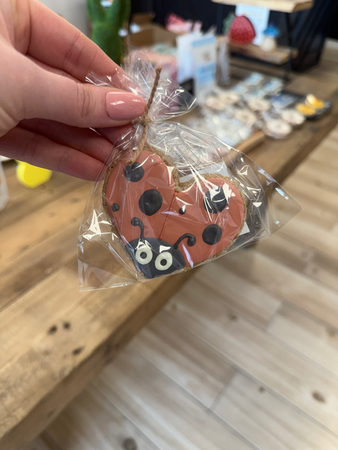 Bakery Table: Single Cookie - Ladybug