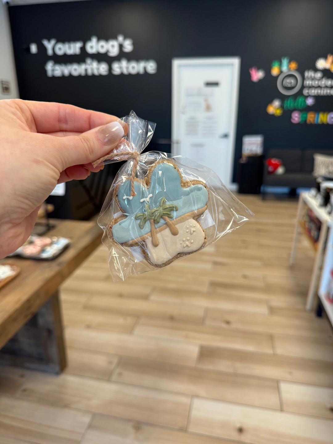 Bakery Table: Single Cookie - Beachy Paw