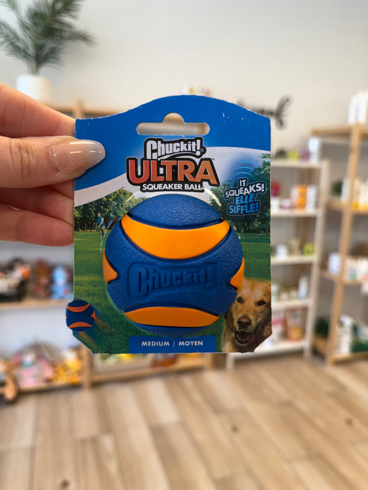 Dog Toy: Chuckit! - Ultra Squeaker Ball (Medium)
