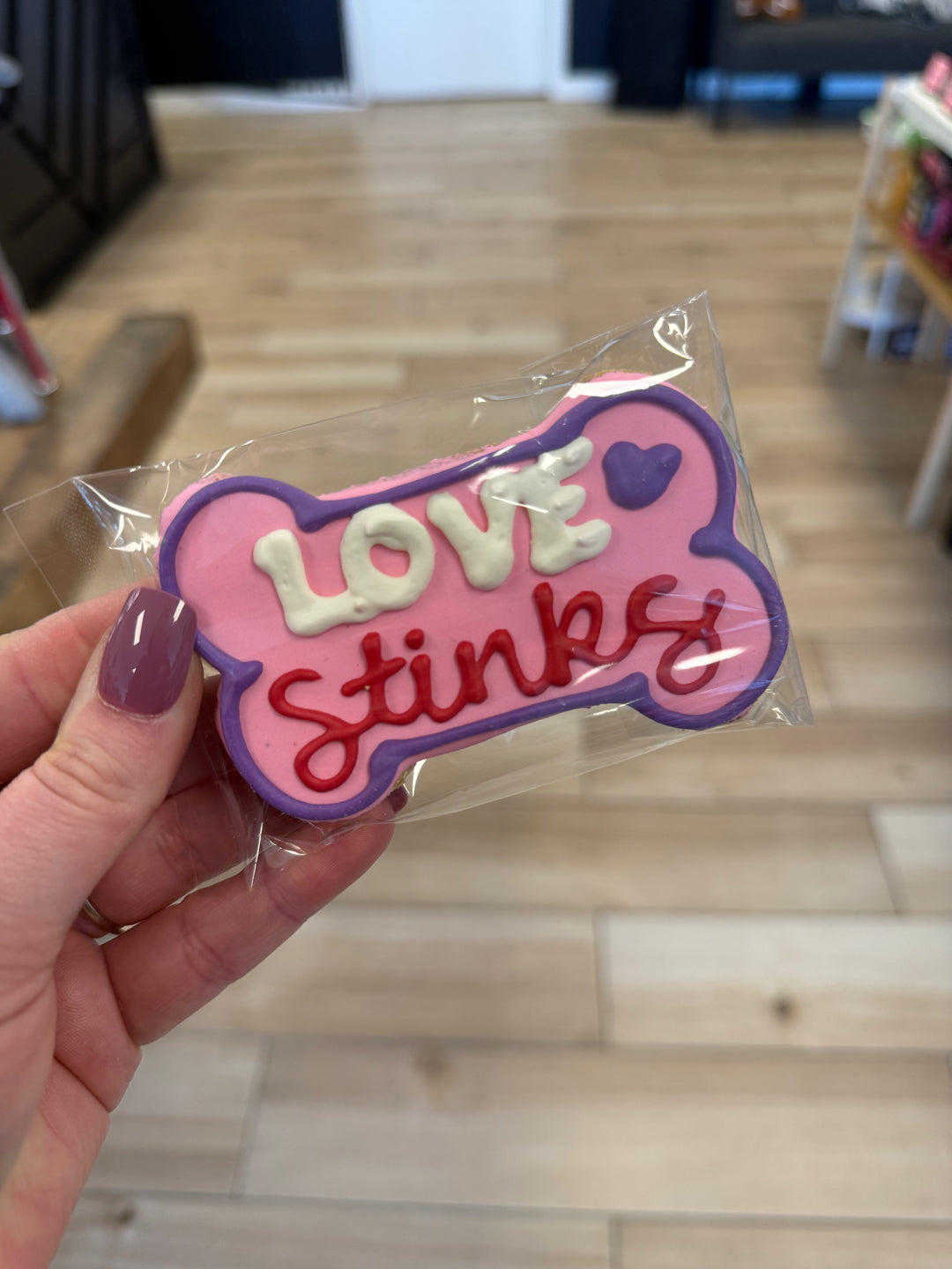 Bakery Table: Single Cookie - Love Stinks